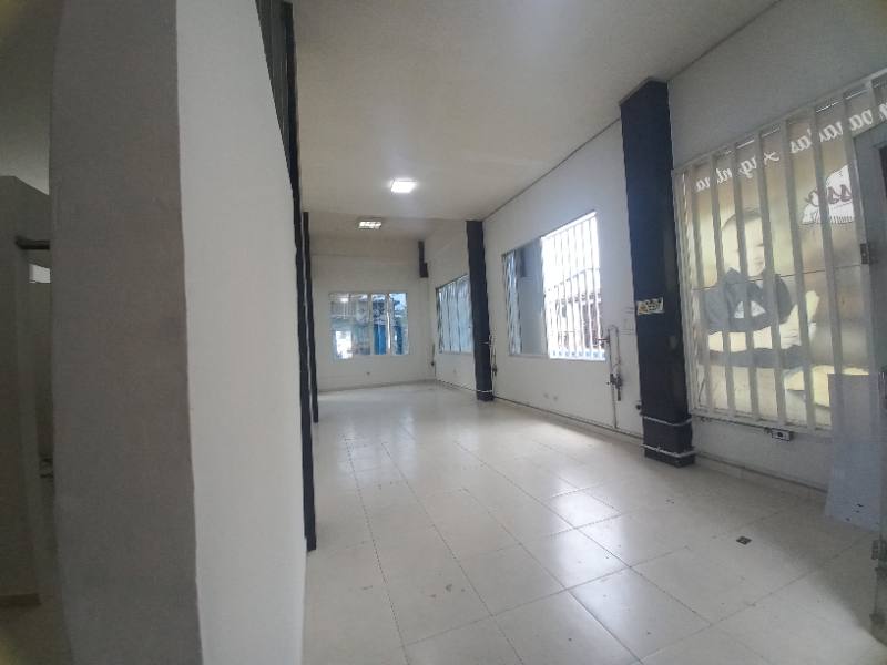 Venta local Avenida Santander vía Kennedy Pereira